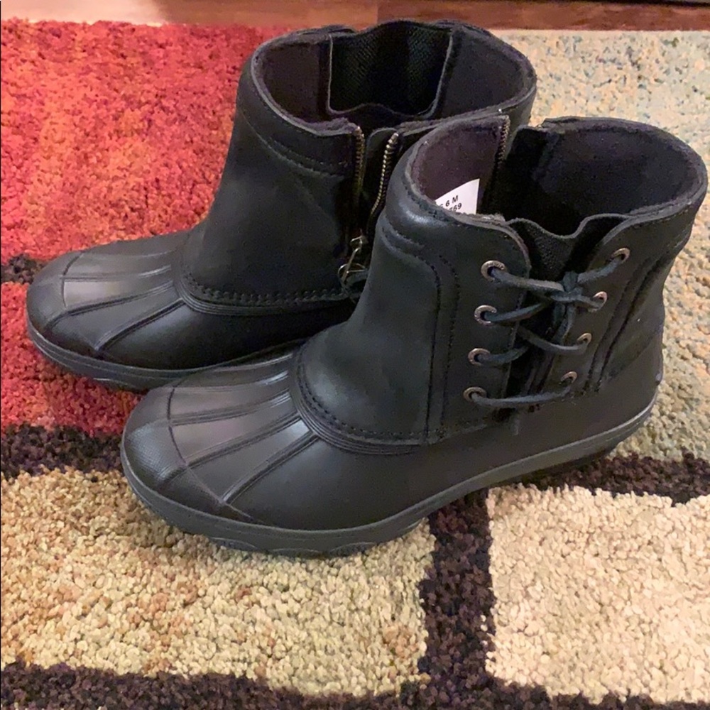 Winter boots by sperry